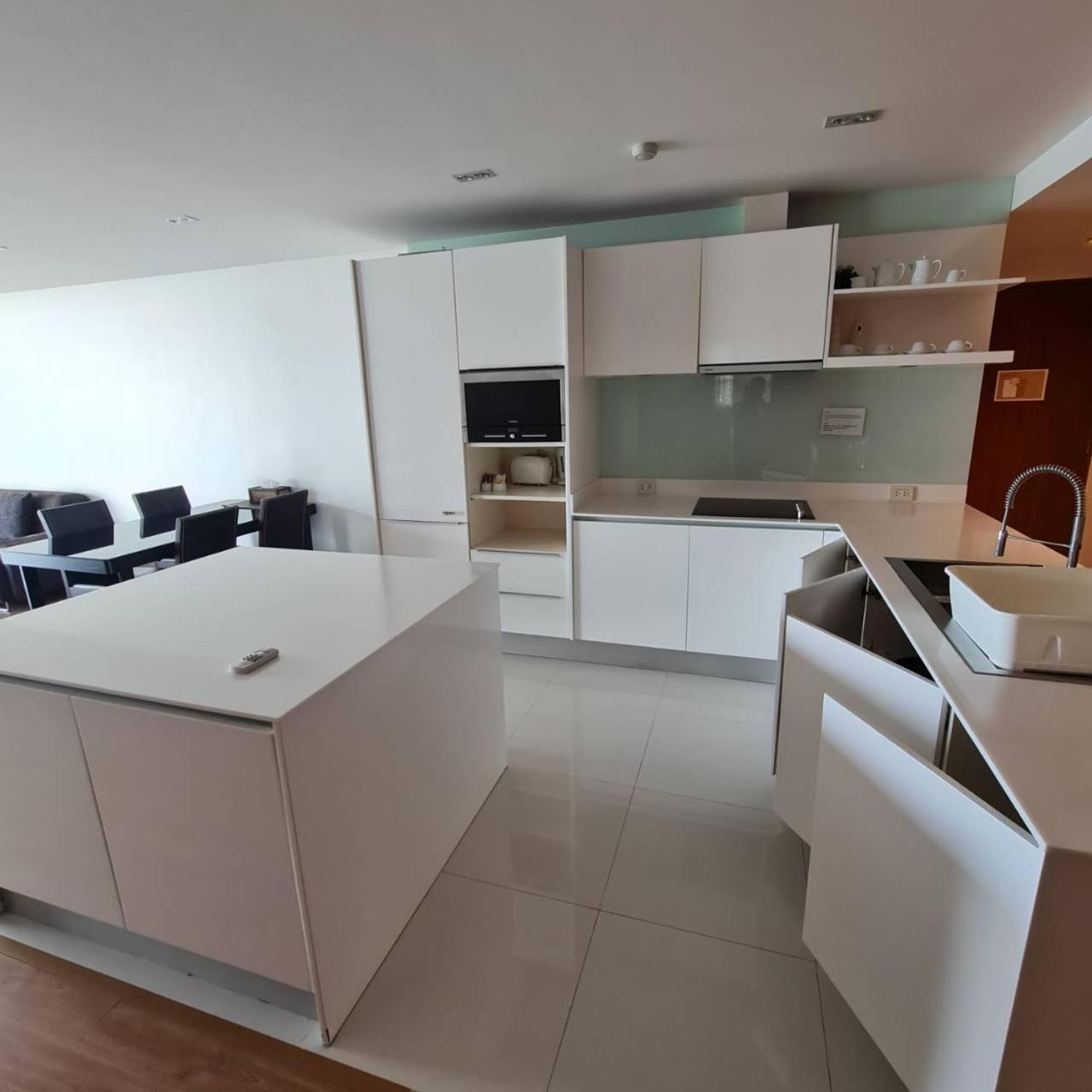The Privilege Residence Patong Exterior photo