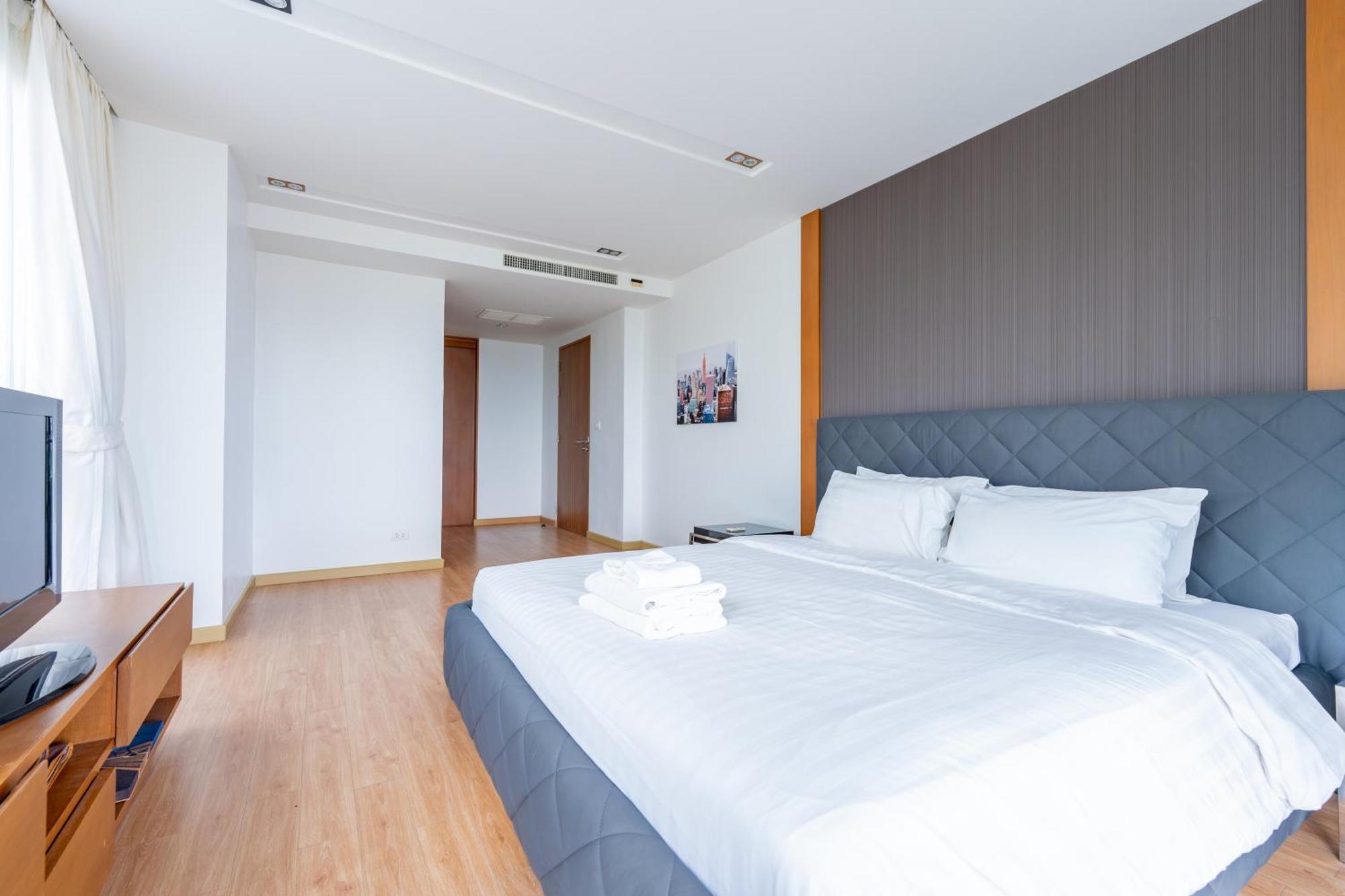 The Privilege Residence Patong Exterior photo