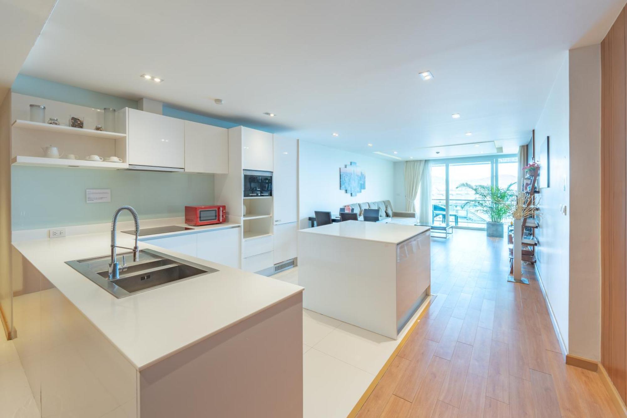 The Privilege Residence Patong Exterior photo