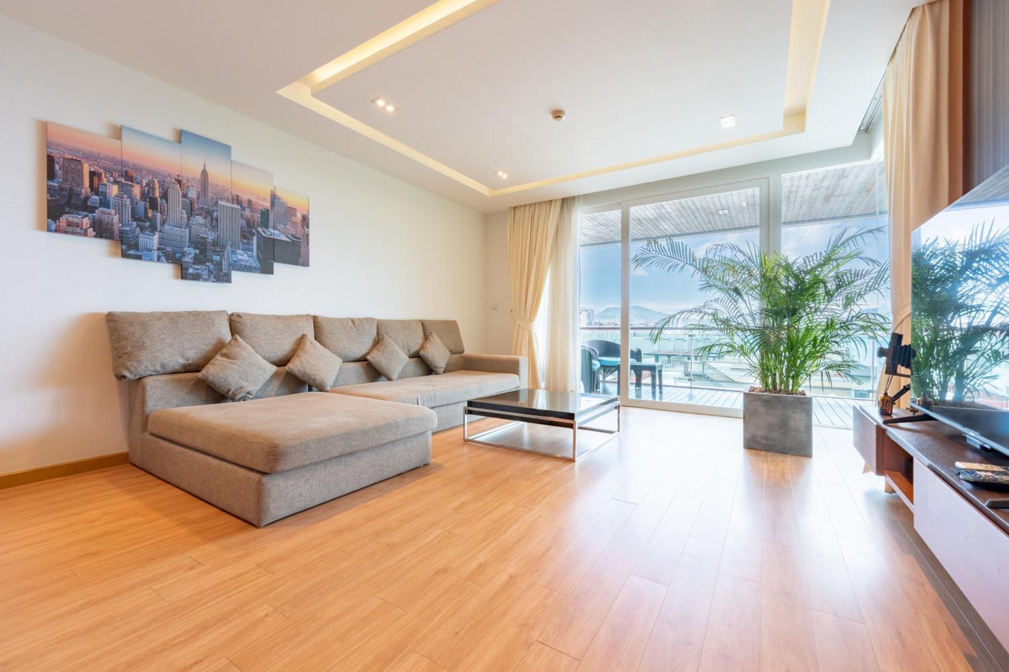 The Privilege Residence Patong Exterior photo