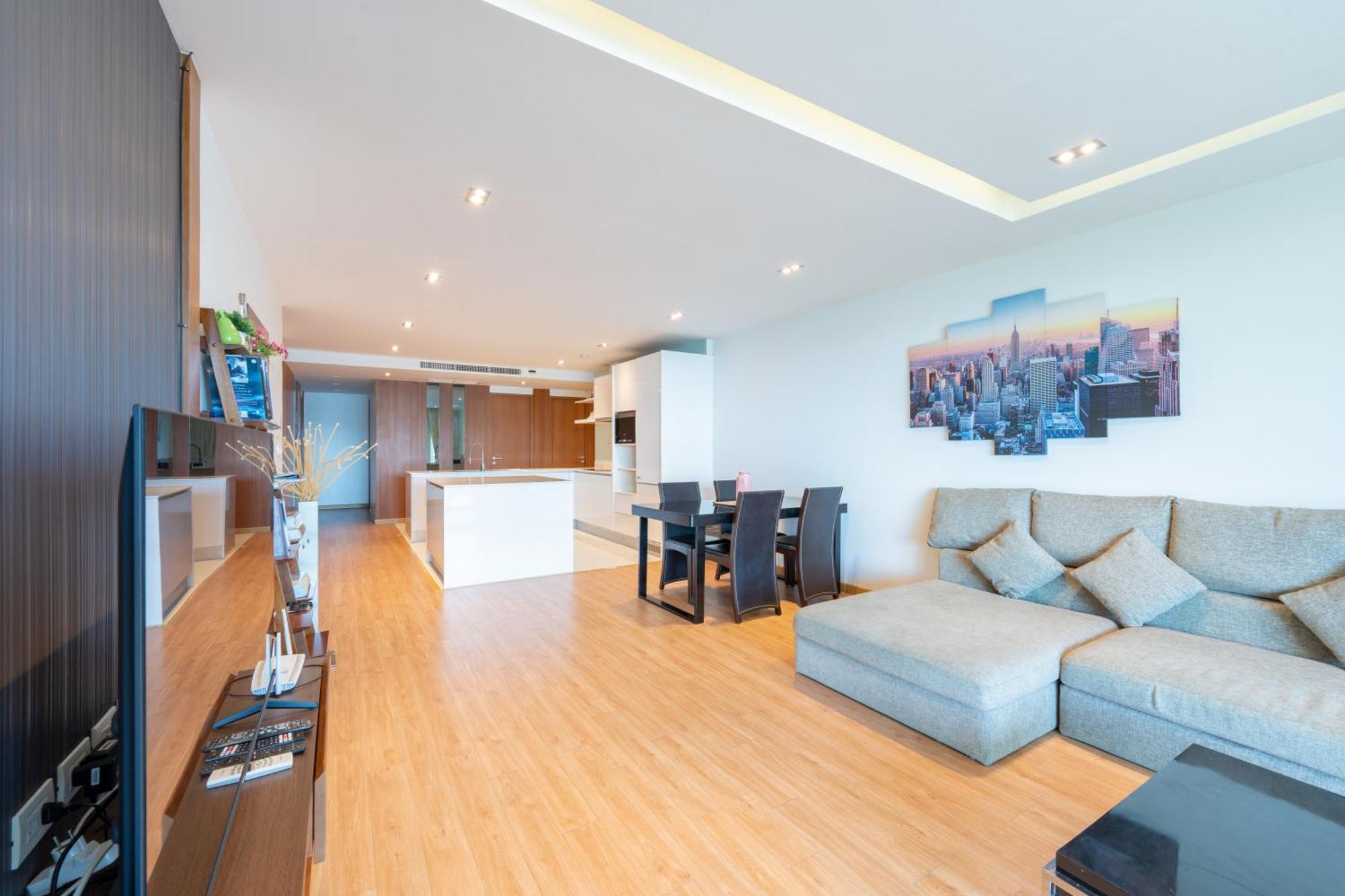 The Privilege Residence Patong Exterior photo