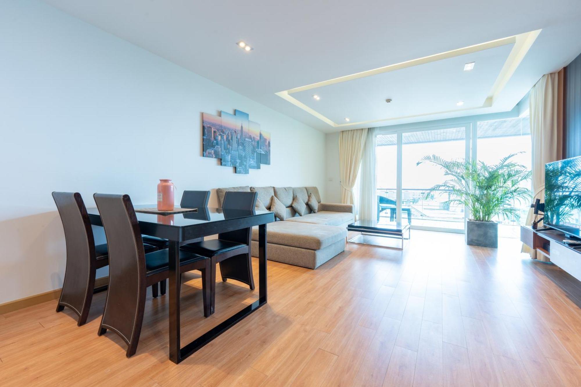 The Privilege Residence Patong Exterior photo