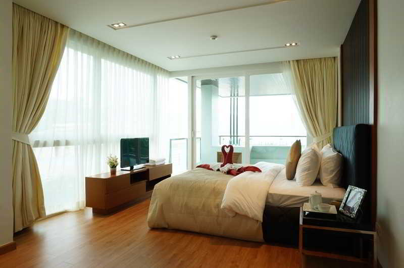 The Privilege Residence Patong Exterior photo