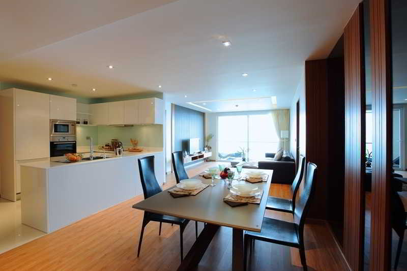 The Privilege Residence Patong Exterior photo