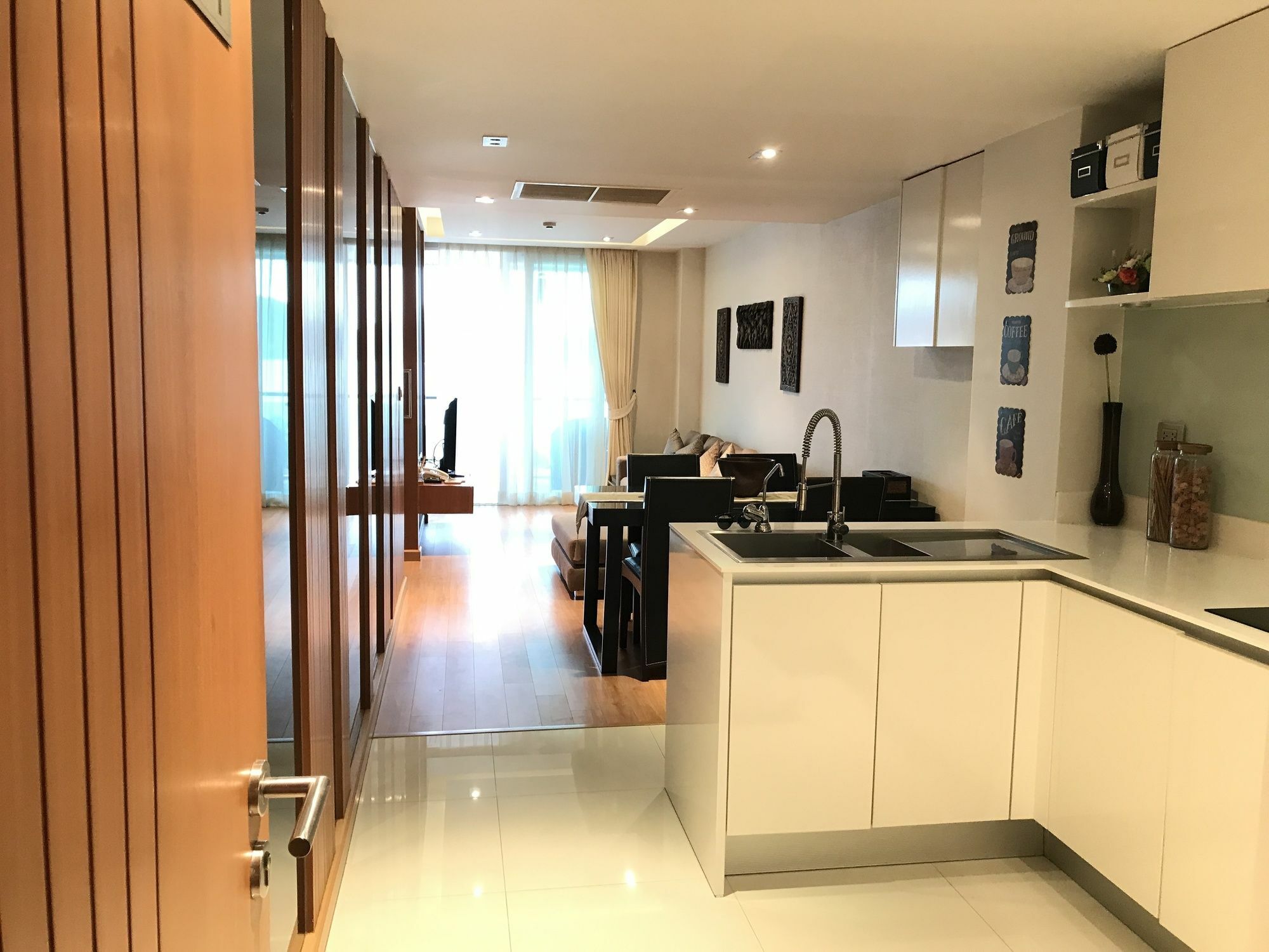 The Privilege Residence Patong Exterior photo